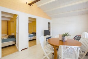 Room - House with Terrace and Direct Access to Semi-Private Beach (Valencia)