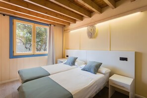 Room - House with Terrace, Direct Access to Semi-Private Beach (Valencia)