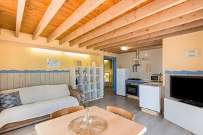 Living area - House with Terrace, Direct Access to Semi-Private Beach (Valencia)