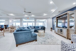 Smart TV - Oceanfront | Heated Pool-Towers Ten #904 (Daytona Beach Shores)