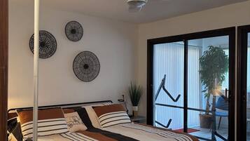 2 bedrooms, iron/ironing board, free WiFi, bed sheets