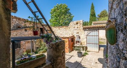 Raymond's Studio Retreat in Verfeuil – Peaceful Stay Near Uzès & Barjac