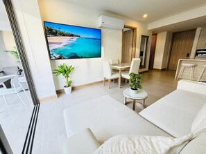 Living area - Oceanfront Apartment with Access to the Exclusive Beach Club (Cartagena)