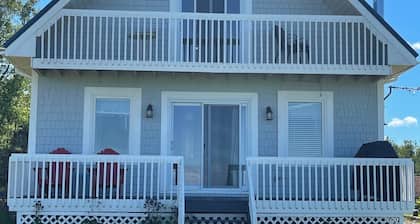 Ocean Front Cozy Cottage Overlooking Prince Edward Island.