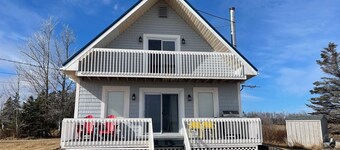 Ocean Front Cozy Cottage Overlooking Prince Edward Island.