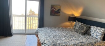 Ocean Front Cozy Cottage Overlooking Prince Edward Island.