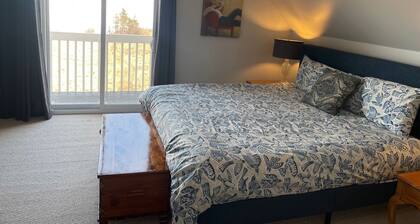 Ocean Front Cozy Cottage Overlooking Prince Edward Island.