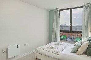 Luxury Apartment, 1 King Bed with Sofa bed, Non Smoking, Kitchenette | View from room