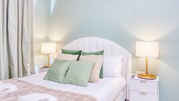 Apartment, 1 King Bed with Sofa bed, Non Smoking, Kitchenette