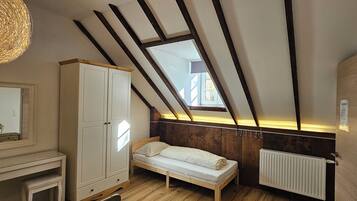 2 bedrooms, WiFi, bed sheets