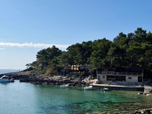 Panoramic Sea-View Apartment | Walk to Sandy Beach | Peaceful Lumbarda Retreat