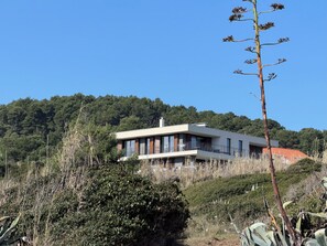 Exterior - Panoramic Sea-View Apartment | Walk to Sandy Beach | Peaceful Lumbarda Retreat (Lumbarda, Korcula Island, Croatia)