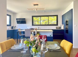 Dining - Villa Rosemonde: Pool, Pétanque, Walk to Beach, Sleeps 8 in Brétignolles (Bretignolles-sur-Mer)