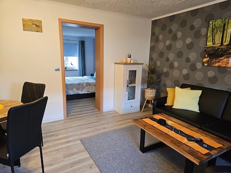 Interior. Pfötchen-Residenz Neu Stuer: Holiday Home with Garden, Terrace, WLAN, Dog-Friendly