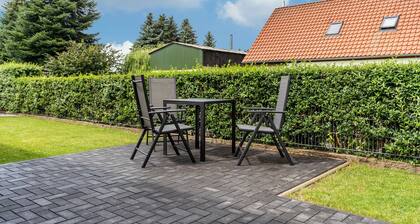 Pfötchen-Residenz Neu Stuer: Holiday Home with Garden, Terrace, WLAN, Dog-Friendly