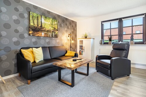 Pfötchen-Residenz Neu Stuer: Holiday Home with Garden, Terrace, WLAN, Dog-Friendly