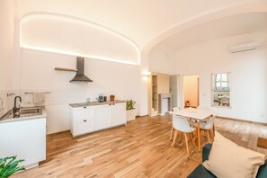 Apartment | Private kitchen - Volte Lake House (Arona)