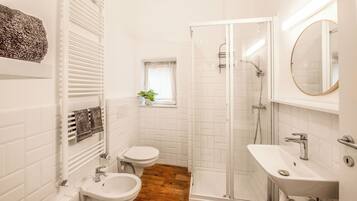 Apartment | Bathroom