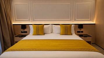 Superior Suite, Balcony, Courtyard View