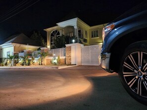 บริเวณภายนอก