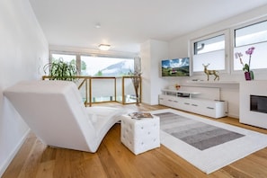 Superior Apartment, Balcony, Lake View | Living area - Luxury Apartment Silvia by we rent (Zell am See)