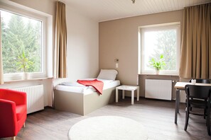 10 bedrooms, free WiFi - Large group house in the Harz Mountains - ideal for families, friends & time out together (Braunlage)