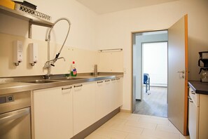 Kühlschrank, Ofen, Herdplatte, Geschirrspüler