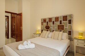 Iron/ironing board, WiFi, bed sheets - Central Apartment in Seville (Sevilla)