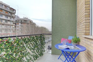 Apartemen Comfort | Pemandangan balkon
