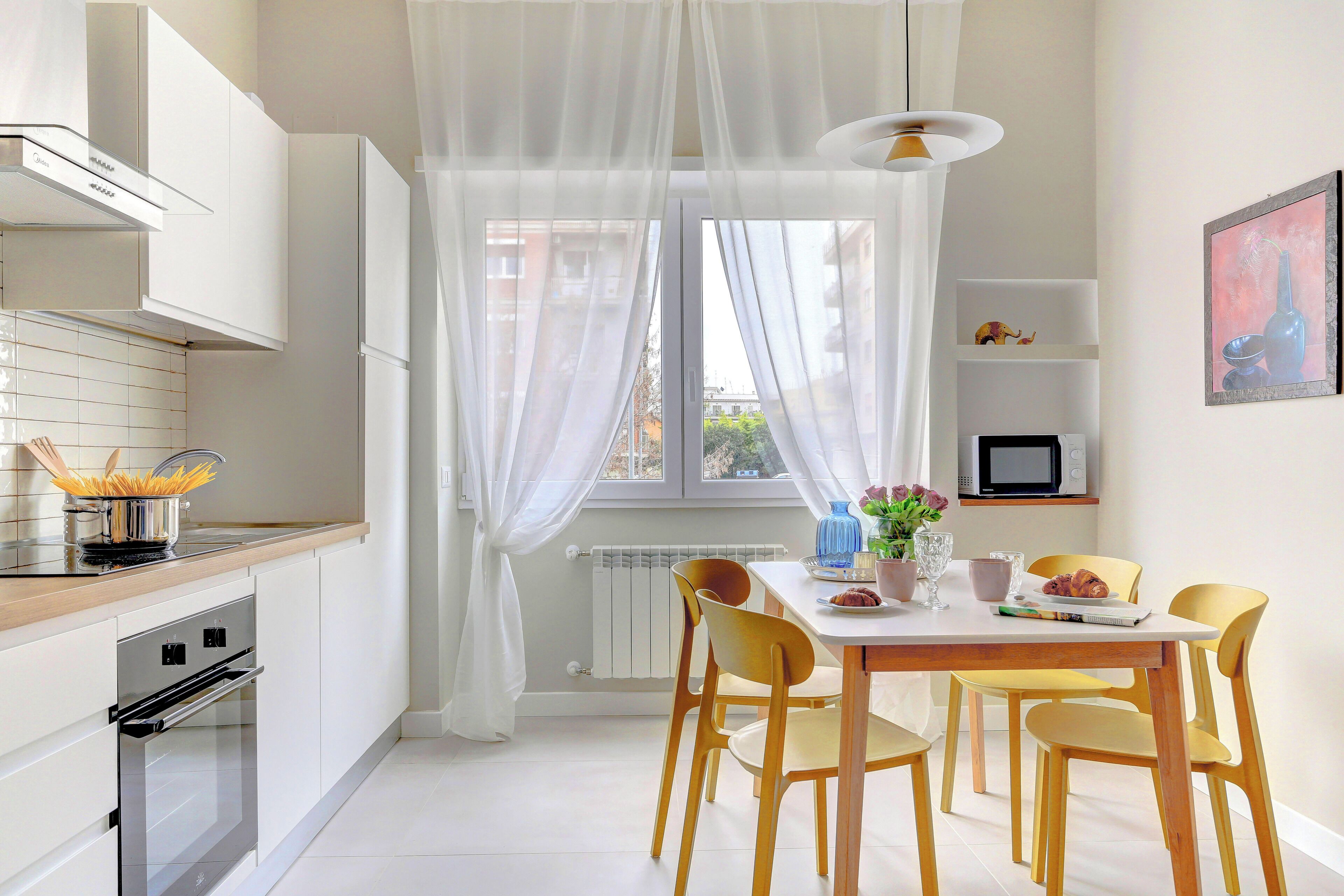 Apartamento conforto | Cozinha privada | Micro-ondas, fogão, cooktop, cadeirão de bebê