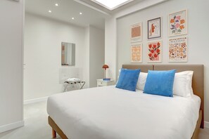 Comfort Apartment - San Giovanni Appia Park Modern Apartment with Balcony Metro A 10 Min City Center (Rome)