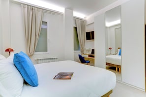 Comfort Apartment - San Giovanni Appia Park Modern Apartment with Balcony Metro A 10 Min City Center (Rome)