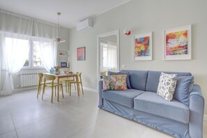 Apartemen Comfort | Area keluarga | Smart TV 40-inci dengan saluran TV digital