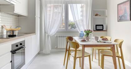 San Giovanni Appia Park Modern Apartment with Balcony Metro A 10 Min City Center