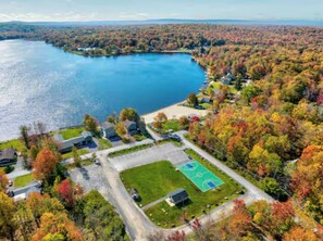 Exterior - Spacious Chalet! Outdoor Bar | Firepit | Game Room (Pocono Lake)