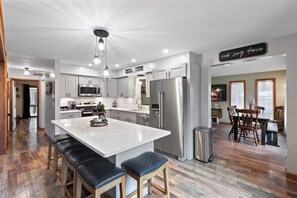 Private kitchen - Spacious Chalet w/ Outdoor Bar, Firepit + Gameroom (Pocono Lake)