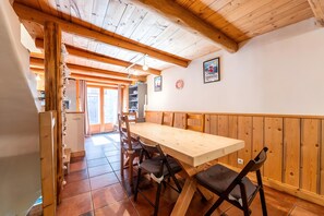 Dining - Le Persan Guest Room with Wi-Fi (Courchevel)