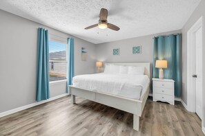 Iron/ironing board, free WiFi, bed sheets - ⭐2 Community Pools | Close to Beach | 3BR | Seagrass Way⭐ (Panama City Beach)