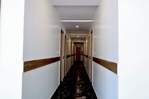 Deluxe Double Room, City View | Interior - Hotel Tulsa Inn (Chhatarpur)