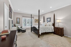 Room - 5BR Luxury Home Walk to England World Cup HQ, Sleeps 12–14 (Prairie Village)