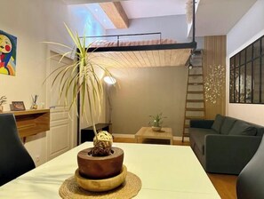 Interior - Vrbo Property (Caluire-et-Cuire)