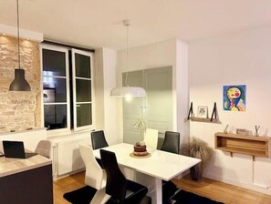 Dining - Vrbo Property (Caluire-et-Cuire)