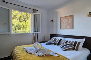 Room - Between sea, pool and maquis, T2 with panoramic view (Propriano)