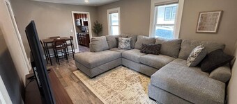Modern 2 Bed Quiet & Friendly Morningside Area