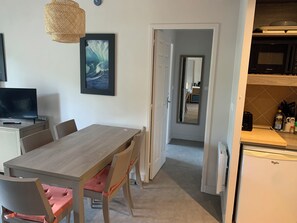 Dining - 2-room apartment 4/5 persons Trestraou (Perros-Guirec)