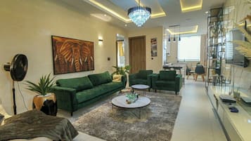 Căn hộ Economy, ban công, quang cảnh thành phố | Khu phòng khách