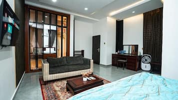 Economy Apartment, Balcony, City View | Interior