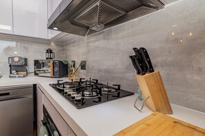 Private kitchen - Cozy Luxury neat & clean Villa with double garage in the heart of Swakopmund (Swakopmund)