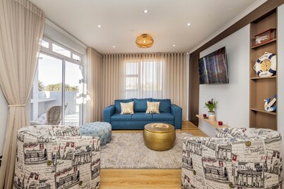 Cozy Luxury neat & clean Villa with double garage in the heart of Swakopmund