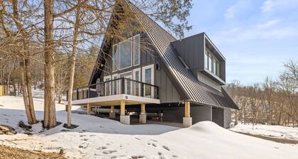 Chalet w/Hot Tub, Deck, Game Room & EV Charger